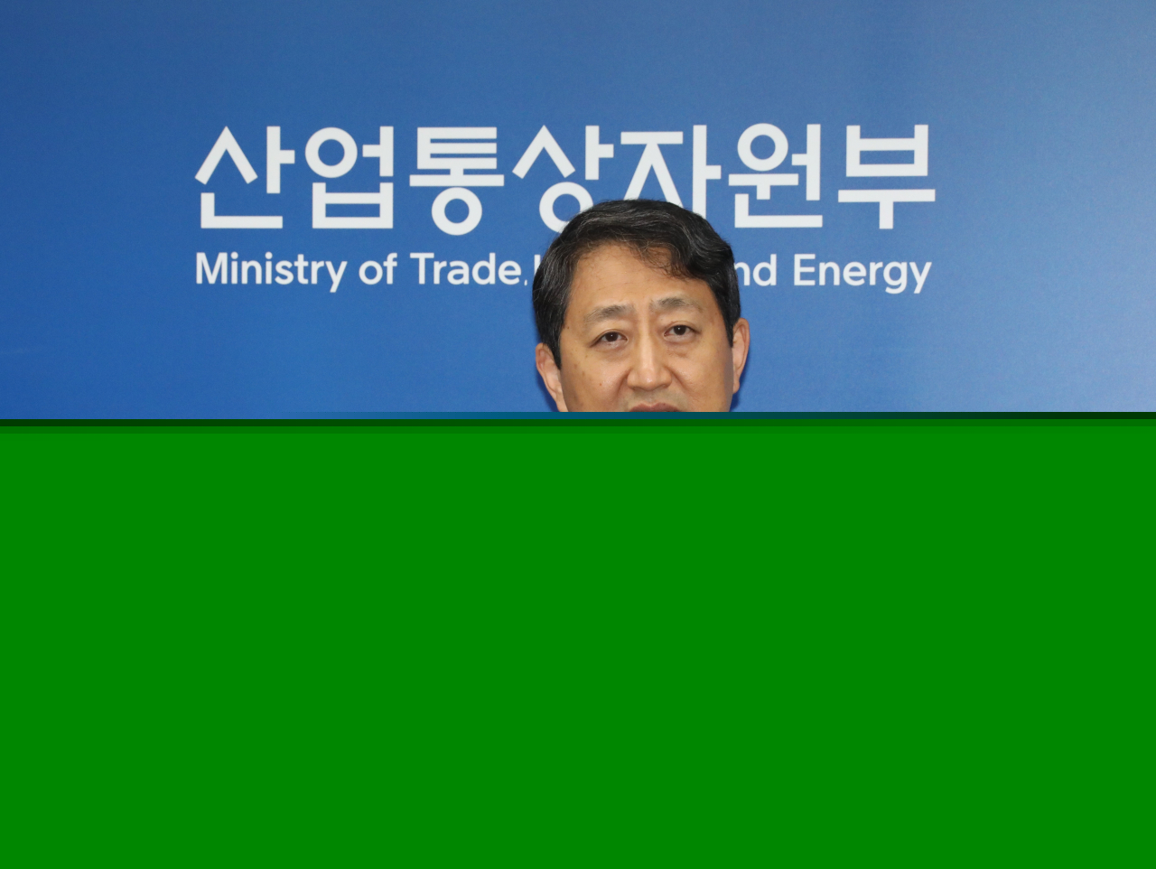 Industry Minister Ahn Duk-geun speaks at a press briefing on Thursday. (Yonhap)