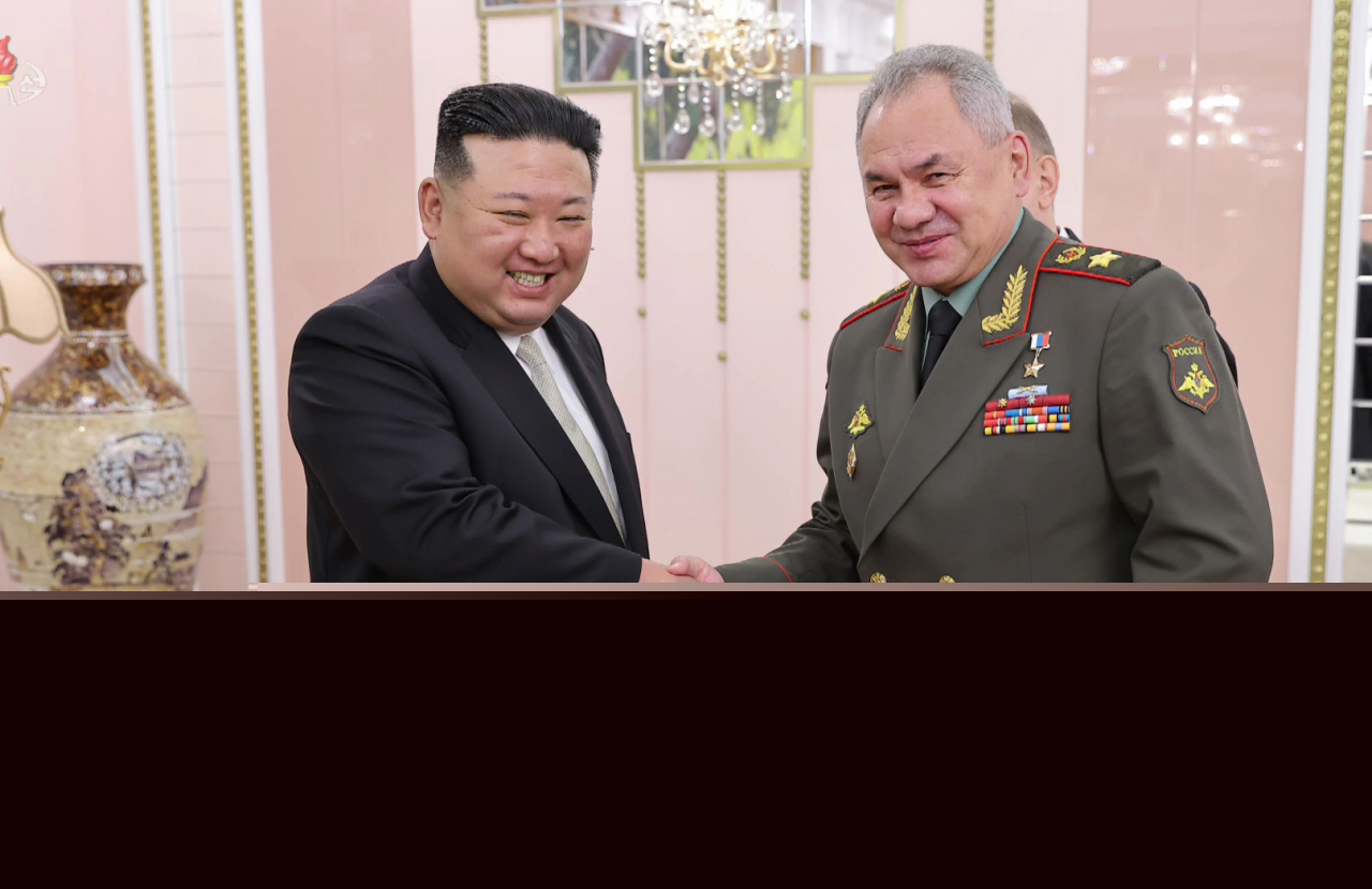 North Korean leader Kim Jong-un meets with Russian Defense Minister Sergei Shoigu on the occasion of the 70th anniversary of Victory Day, July. 26. 2023. (Newsis)