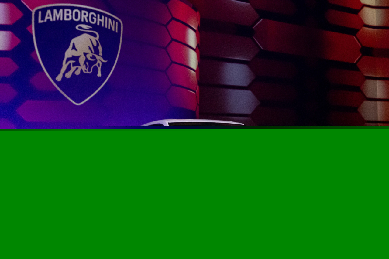 Lamborghini's first plug-in hybrid sport utility vehicle Urus SE (Automobili Lamborghini)