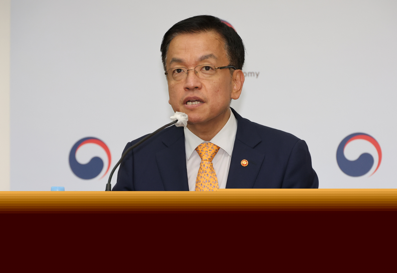 Finance Minister and Deputy Prime Minister Choi Sang-mok speaks during a press briefing about the tax code revision held at the government complex in Sejong City on Monday. (Newsis)
