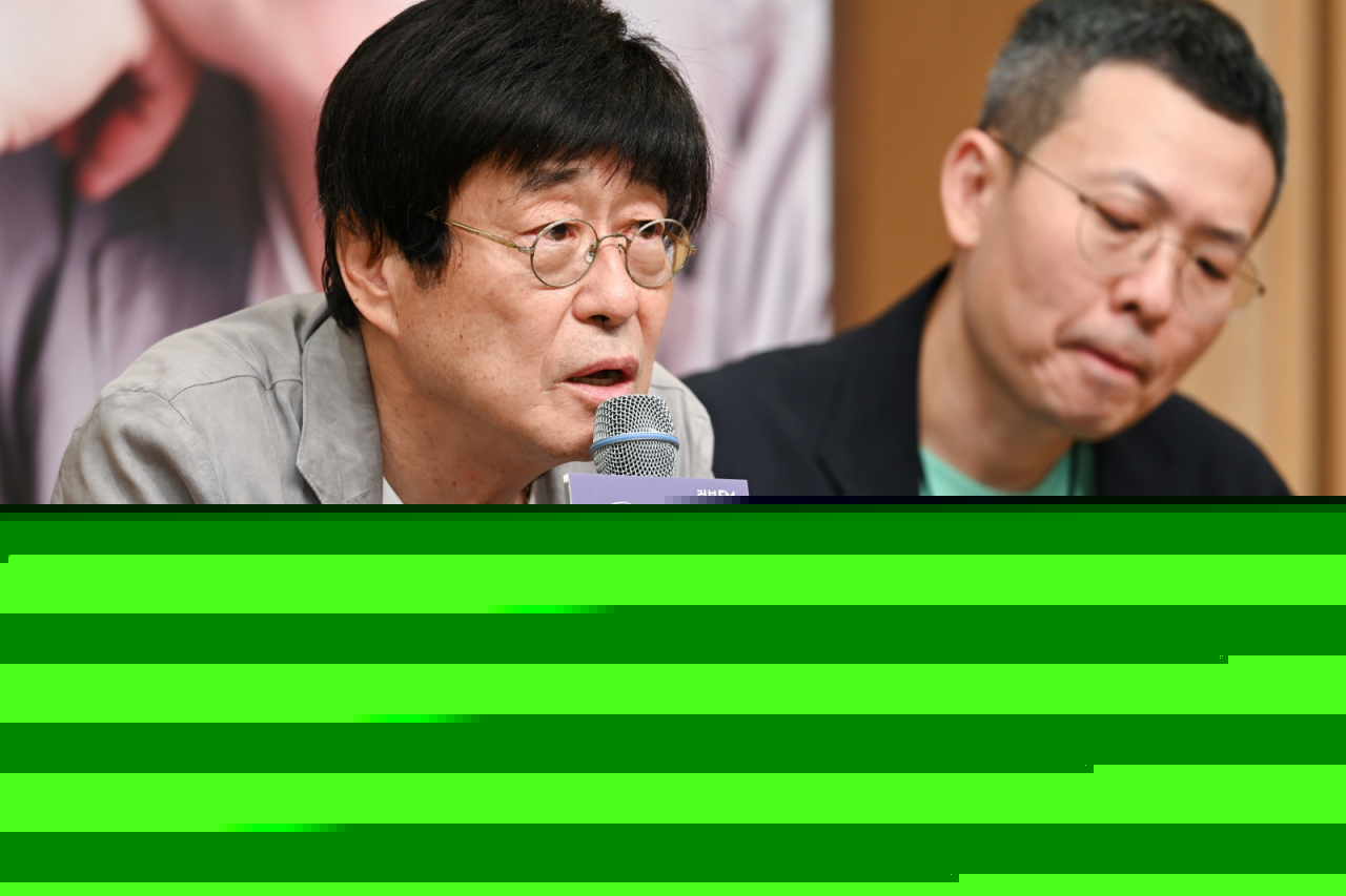 Kim Chang-wan answers a question during the press conference held in SBS headquarters in Seoul, Monday. (SBS)